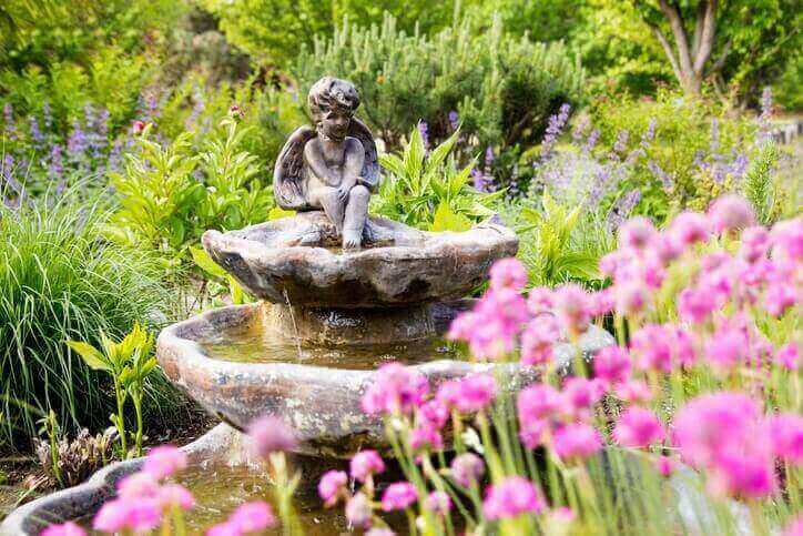 The Benefits of Incorporating a Water Feature in a Garden