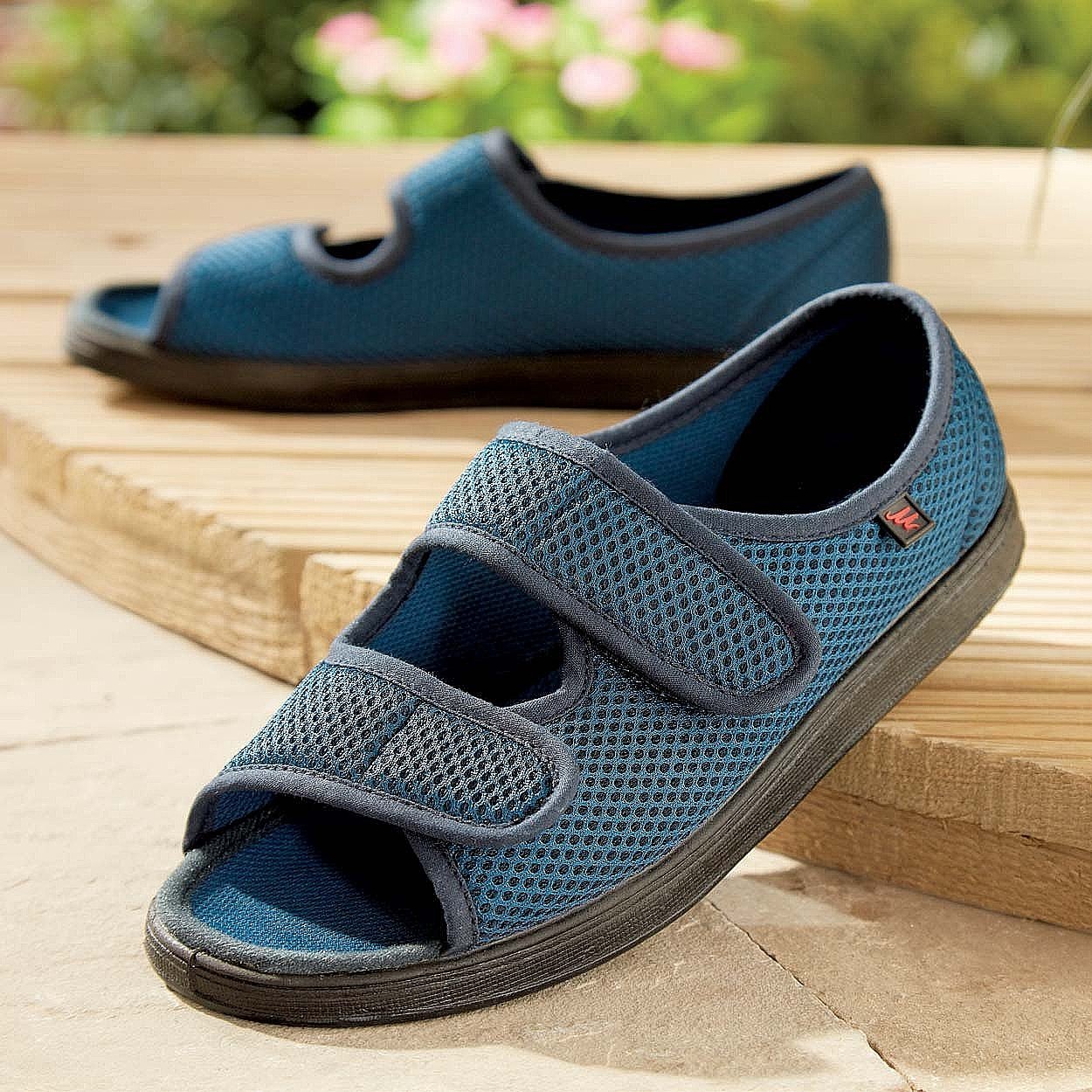 Men's Wide EE Freedom Shoes - indoor/outdoor.