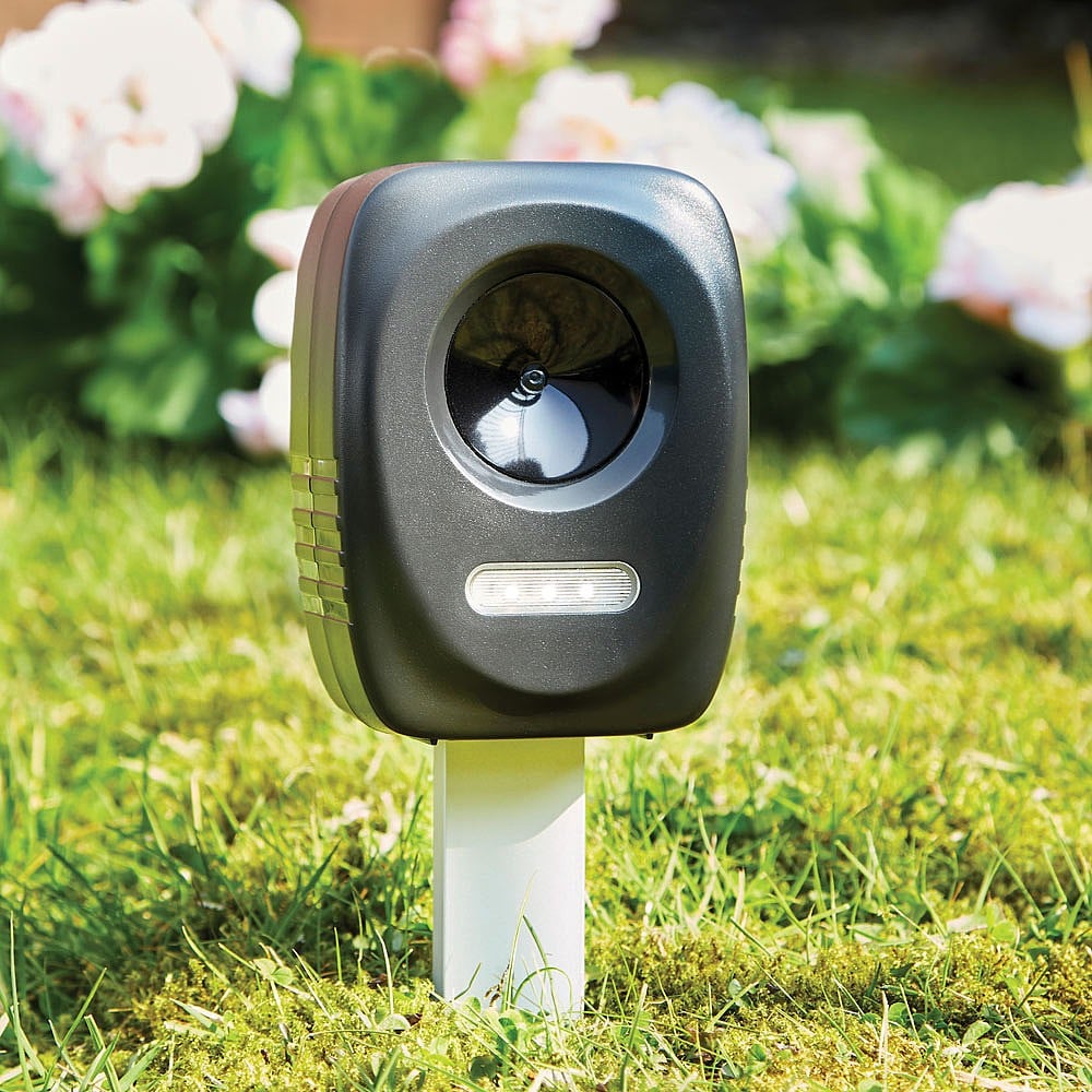 Ultrasonic Bark Stopper inaudible to humans. Cordless.