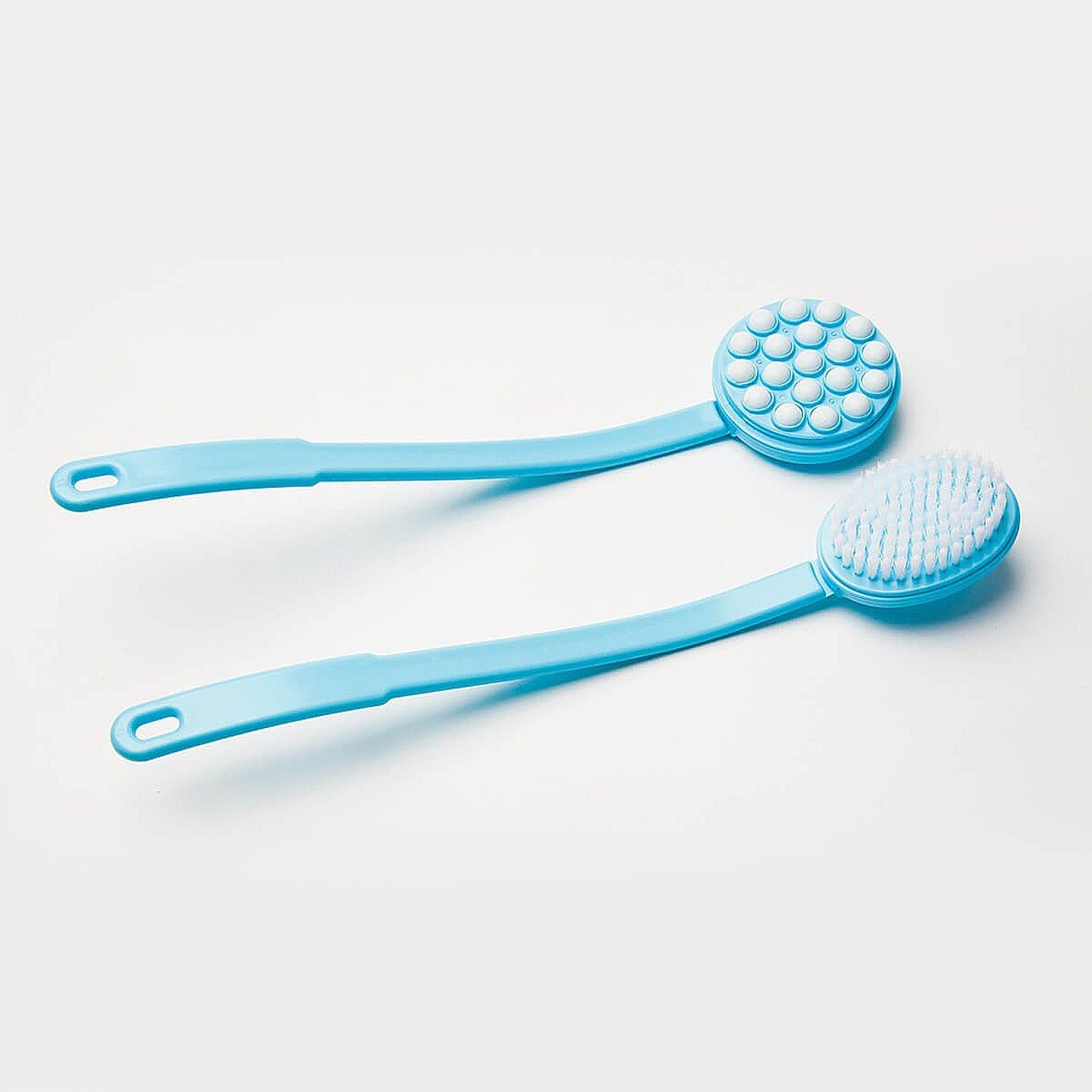 EasyReach Lotion Applicator Brush wash & apply lotion.
