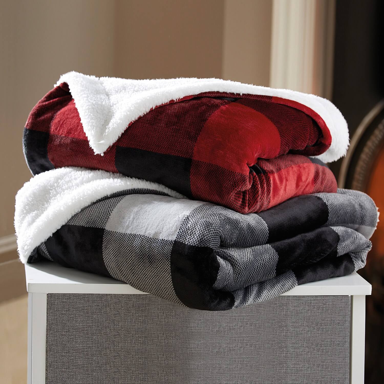 Pack of 2 Fleece Throws Coopers of Stortford