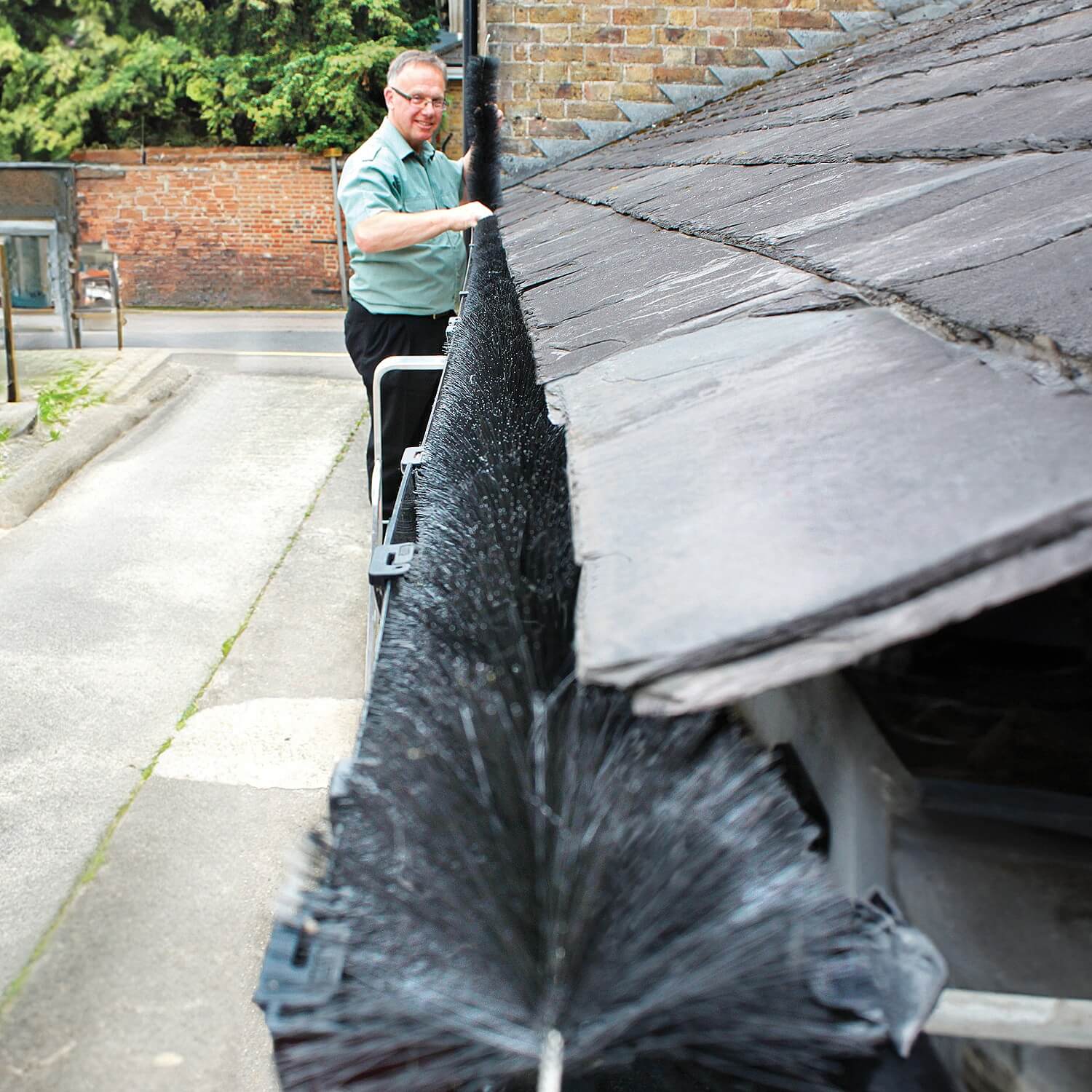 4M Gutter Protector Brush
