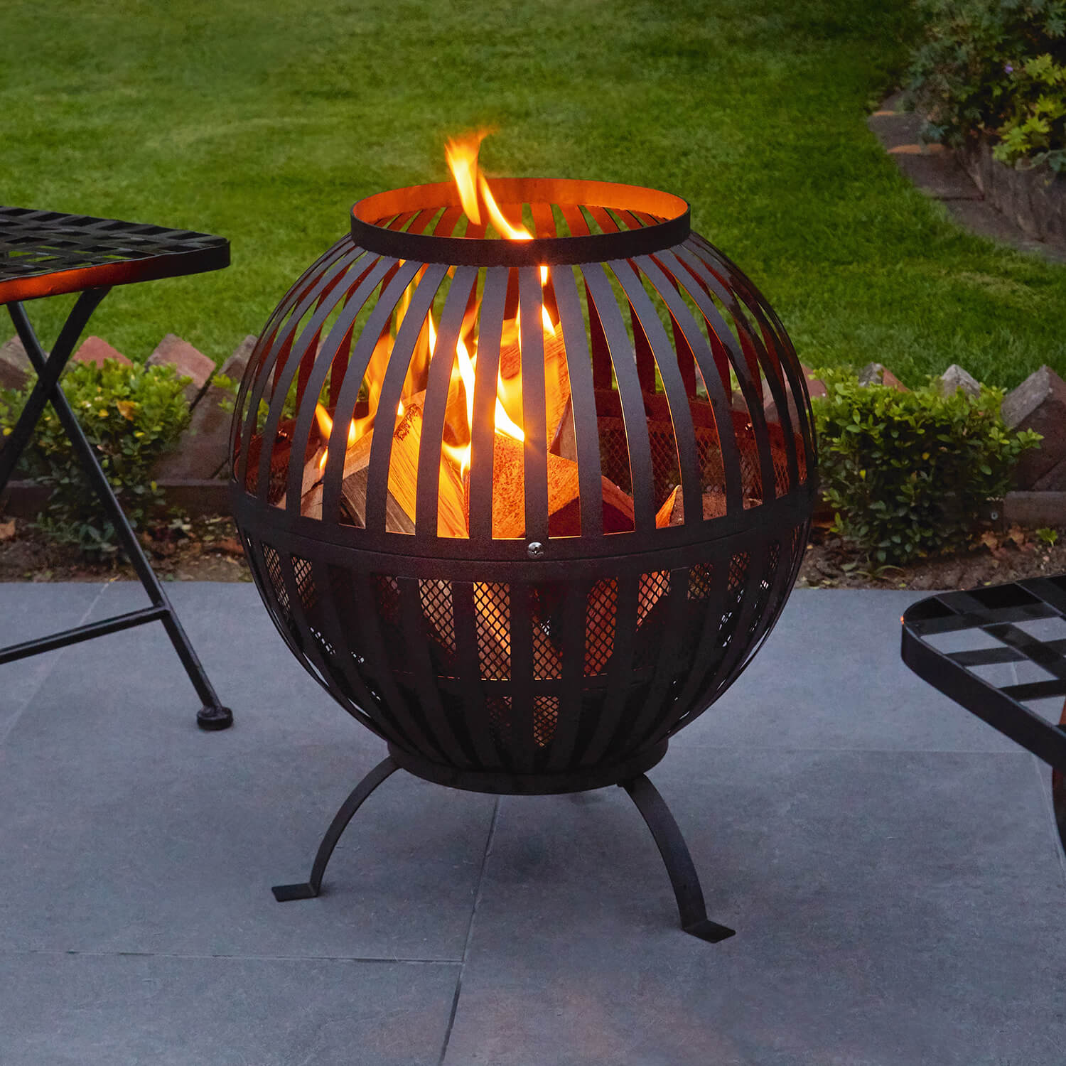 Black Ball Metal Fire Pit - Dia 44cm