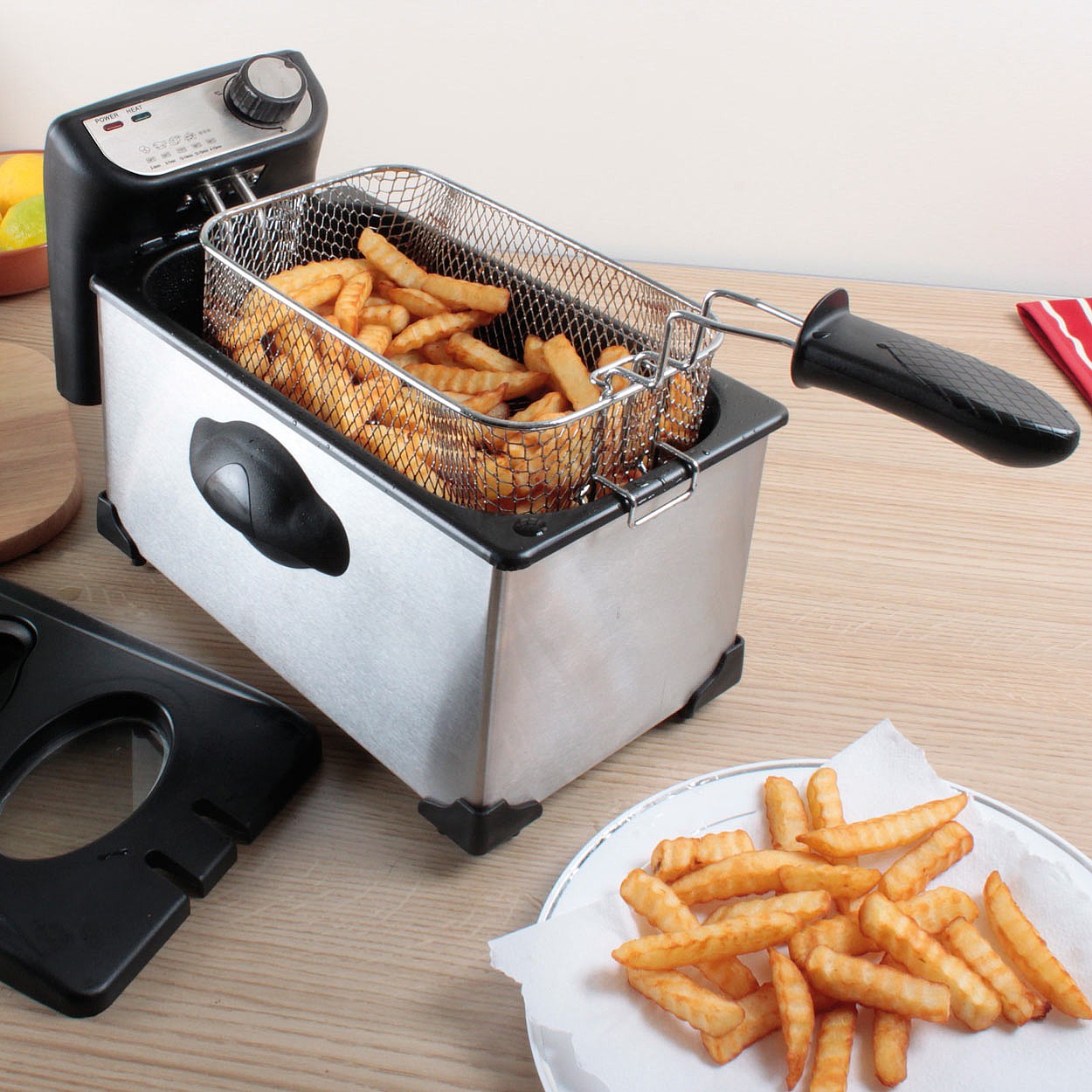 Картофель во фритюрнице в домашних условиях. Фритюрница Saachi nl DF 4757. Deep Fryer фритюрница WN-DF 1001. Deep Fryer фритюрница Панасоник. Фритюрница17380000.