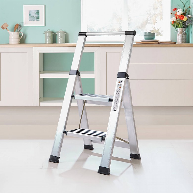 Lightweight aluminum sales step ladder