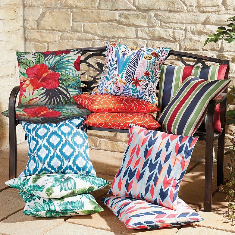 Outdoor geometric cushions 2025