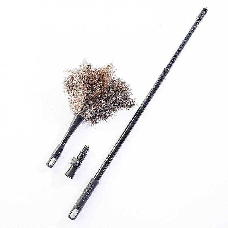 Retractable feather store duster