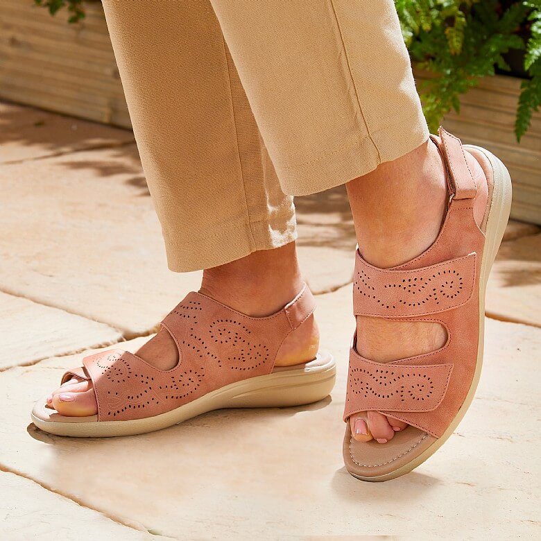 Sandals for discount feet that swell