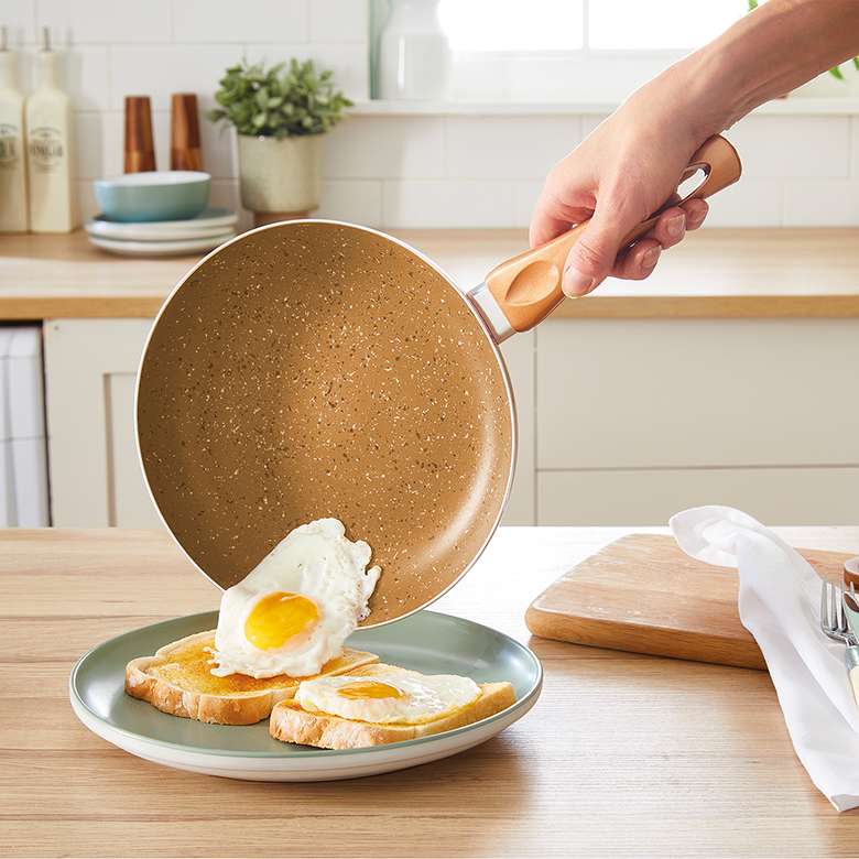 Granite vs Ceramic Frying Pans: Which is the Best for Your Kitchen