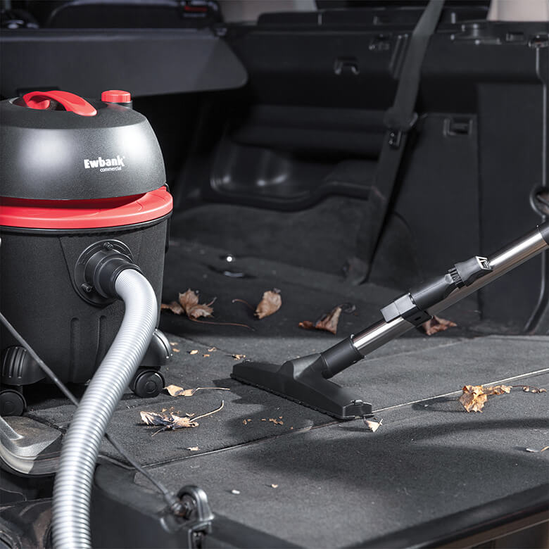 Wet and store dry vacuum cleaner