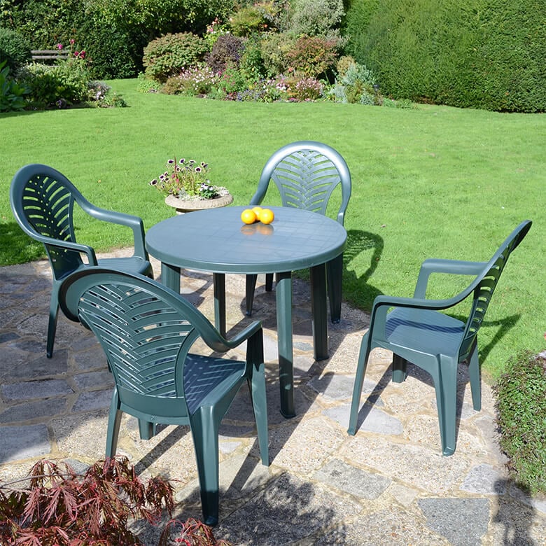 plastic garden table and 4 chairs