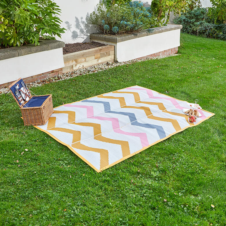 Alfresco Zig Zag Picnic Mat 150 x 210cm Coopers Of Stortford