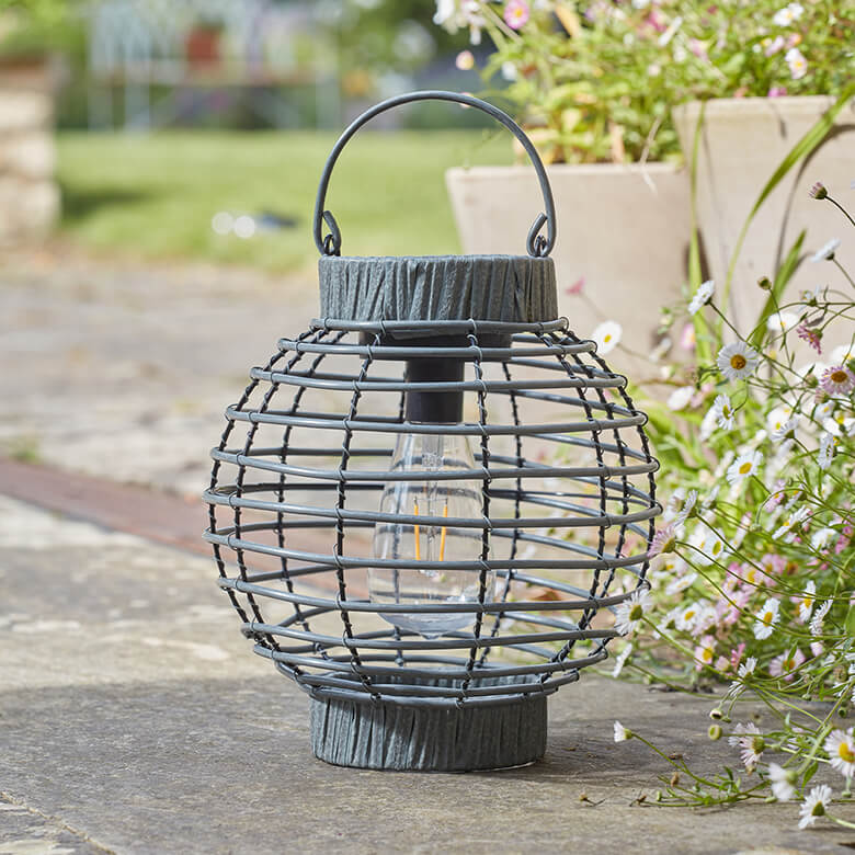 Solar Lanterns Outdoor Hanging Lantern Lights, Butterfly Metal Waterproof Solar Decorative Light Garden Patio Yard Lawn Backyard Front Porch Gardening
