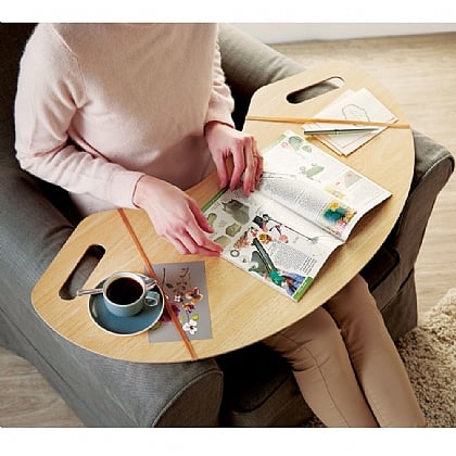 Curved outlet lap tray