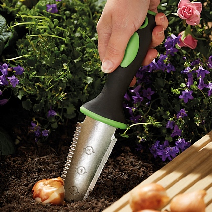 Cutting Edge Weeding Tool