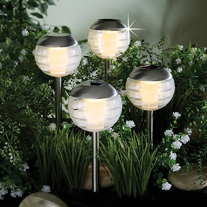 Triton 365 Solar-Gartenleuchten – 4er Pack, 10 Lumen, Automatische Helligkeitsanpassung, Ganzjährig